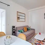 CV2 Charming apartment at République - 6P